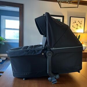 Thule Urban Glide 3/4 Bassinet Stroller attachment